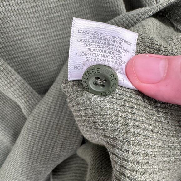 Realtree Team Henley Shirt Men's Size Medium Green Knit Long Sleeve - Picture 8 of 10